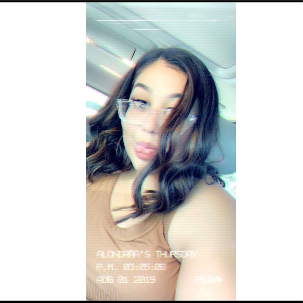 Meet your Posher, Alondra marie